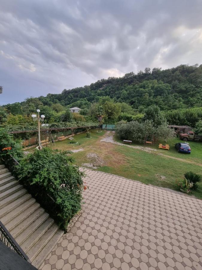 غوداوتا Guesthouse At Oleg'S Zolotoy Bereg المظهر الخارجي الصورة