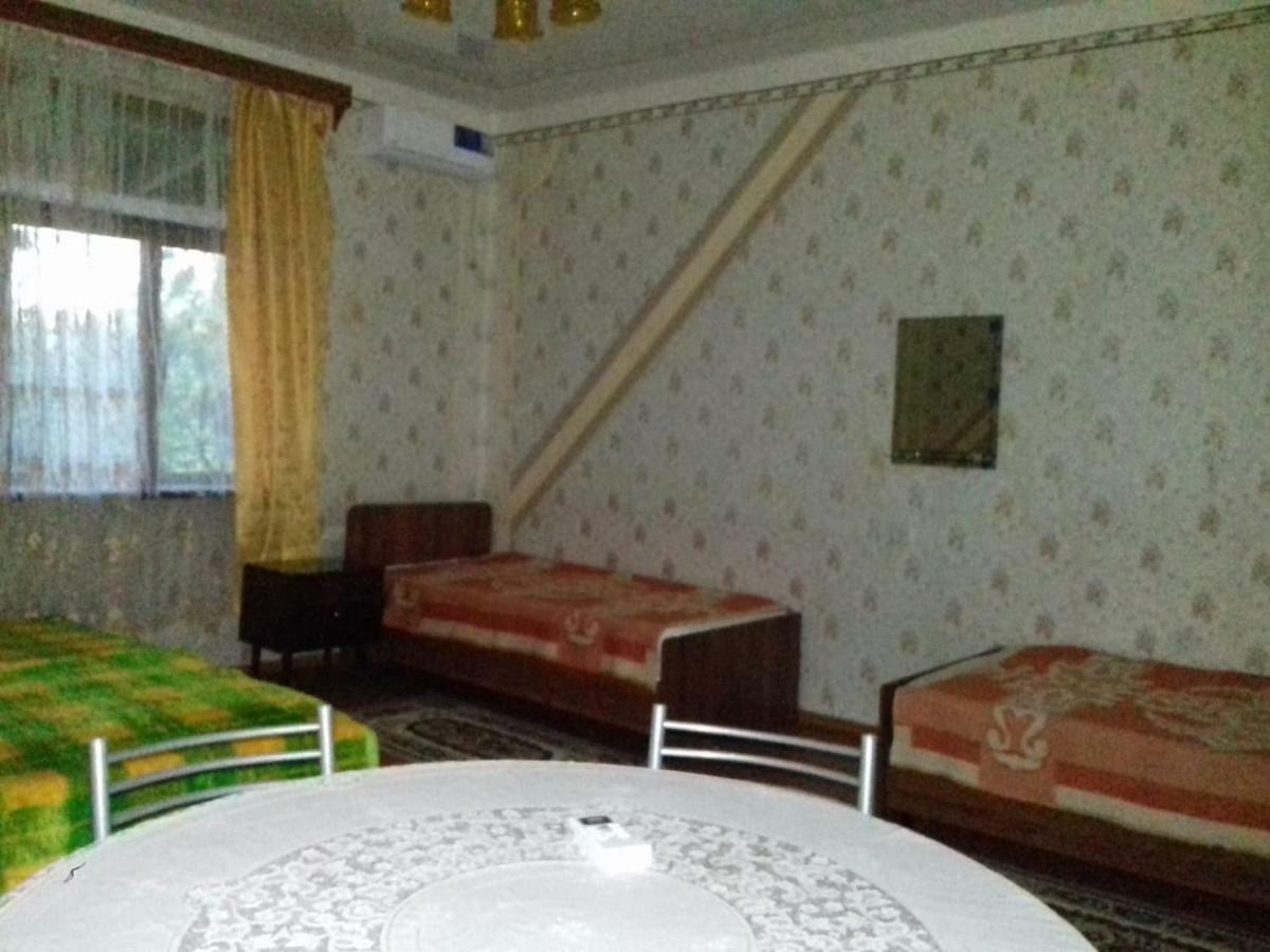 غوداوتا Guesthouse At Oleg'S Zolotoy Bereg المظهر الخارجي الصورة