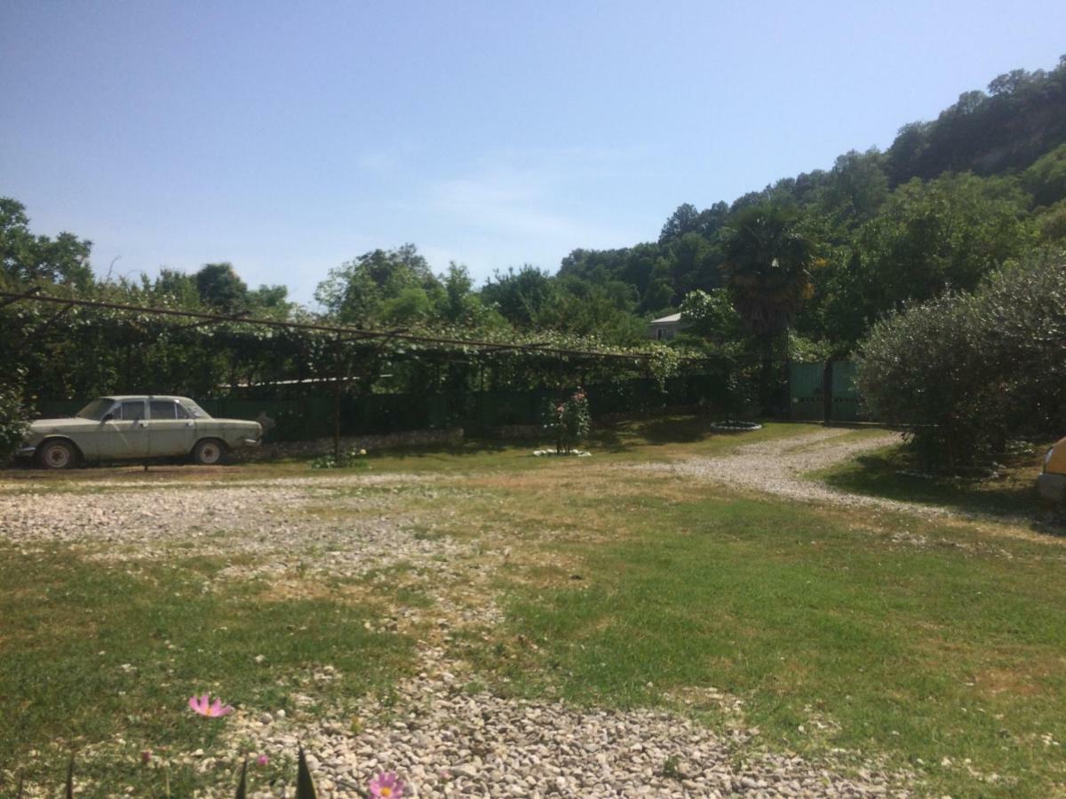 غوداوتا Guesthouse At Oleg'S Zolotoy Bereg المظهر الخارجي الصورة